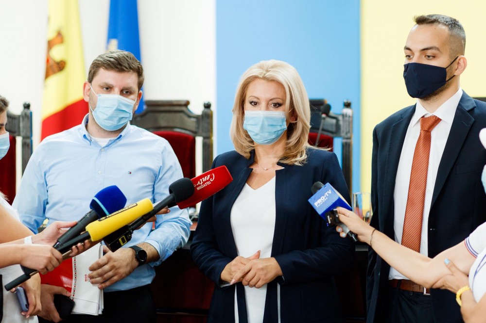 Partidul Politic „ȘOR” a depus actele pentru înregistrarea grupului de inițiativă care va colecta semnături în sprijinul Violetei Ivanov